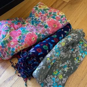 Fun printed scarf BUNDLE